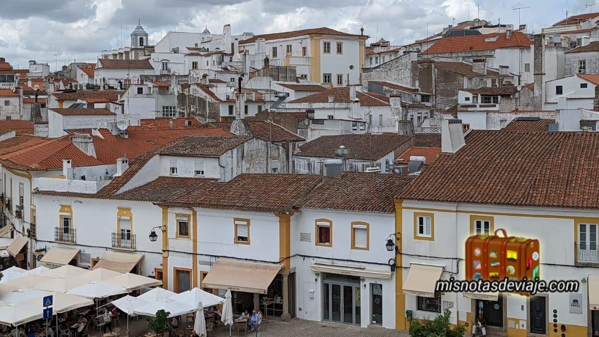 Vistas de la ciudad de Évora desde la Capella dos Ossos